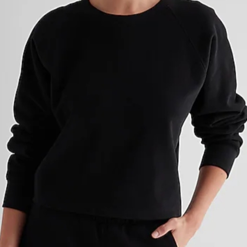 NWT Express Classic Black Cropped Boxy Sweatshirt..Womens Size Medium